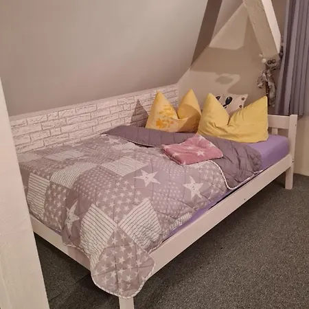 Semesterbostad Haus Steindoebra